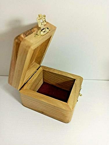 קופסת עץ זית בעבודת יד בארץ הקודש ירושלים ברוך נוצרי