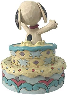 Enesco 60059444 בוטנים מאת ג'ים שור סנופי קופץ מתוך צלמית עוגת יום הולדת, 5.5 אינץ ', רב צבעוני