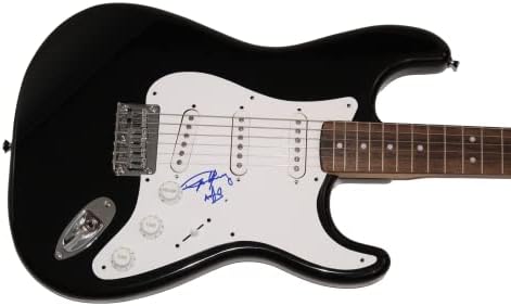 אנגוס יאנג חתום חתימה בגודל מלא פנדר שחור גיטרה חשמלית עם ג 'יימס ספנס ג' יי. אס. איי מכתב אותנטיות-אק/די. סי. די. סי