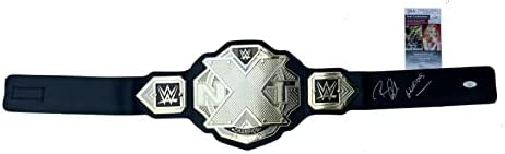 המפואר רוברט רודה חתם על חגורת צעצועים של אליפות WWE NXT.